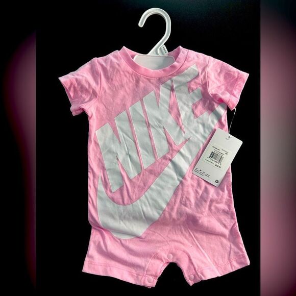 NWT Nike Girl’s Onesie (6 Months) - Picture 1 of 3